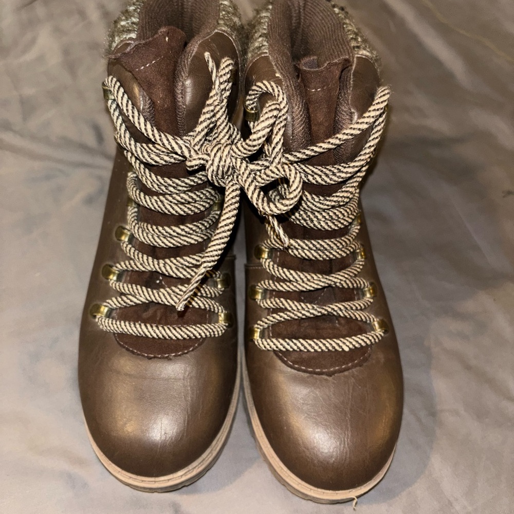 Dunes Tucker Brown Winter Boots with Cream Laces